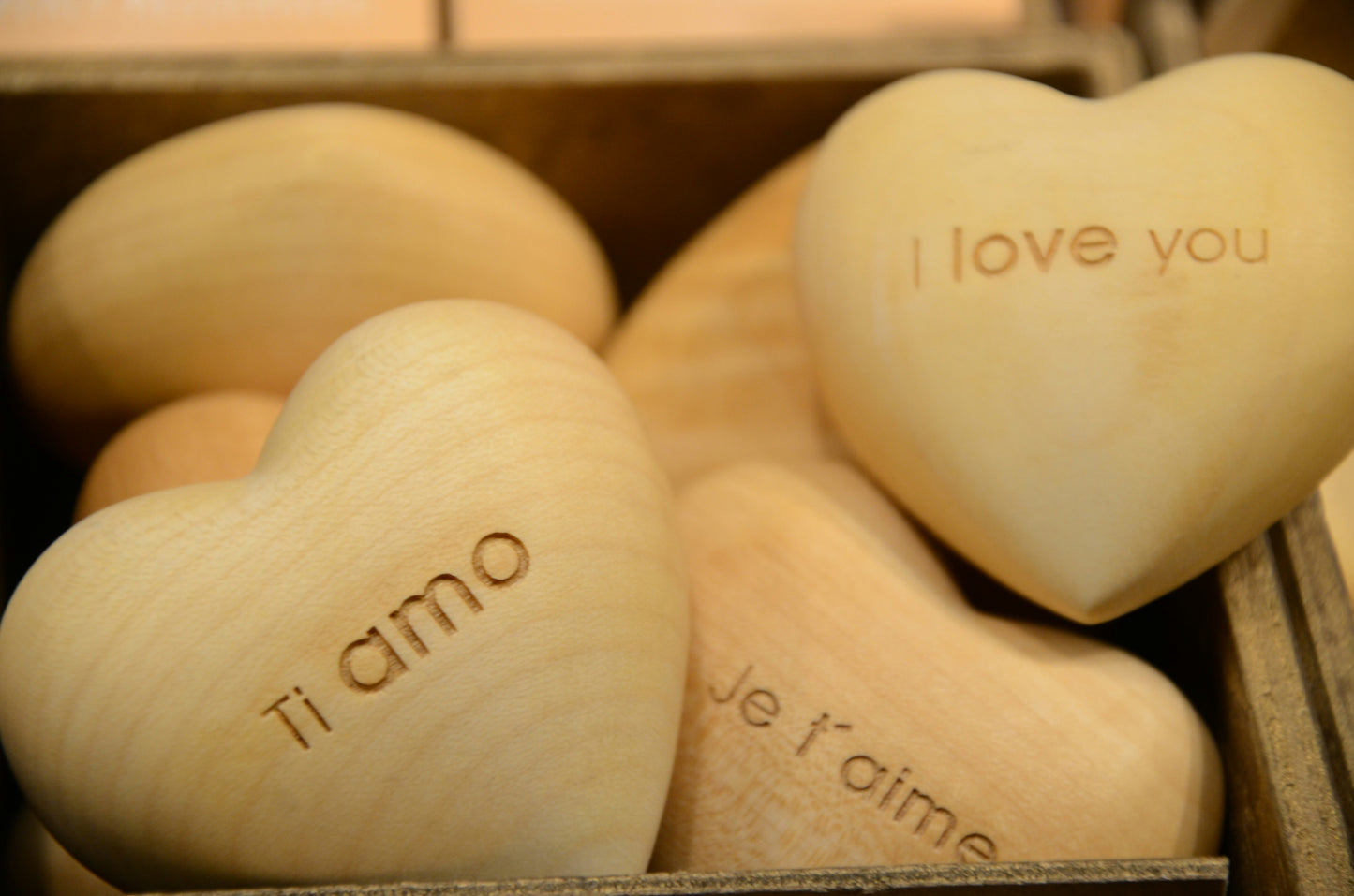 Whispers of Love - Tablou Canvas - WallMood