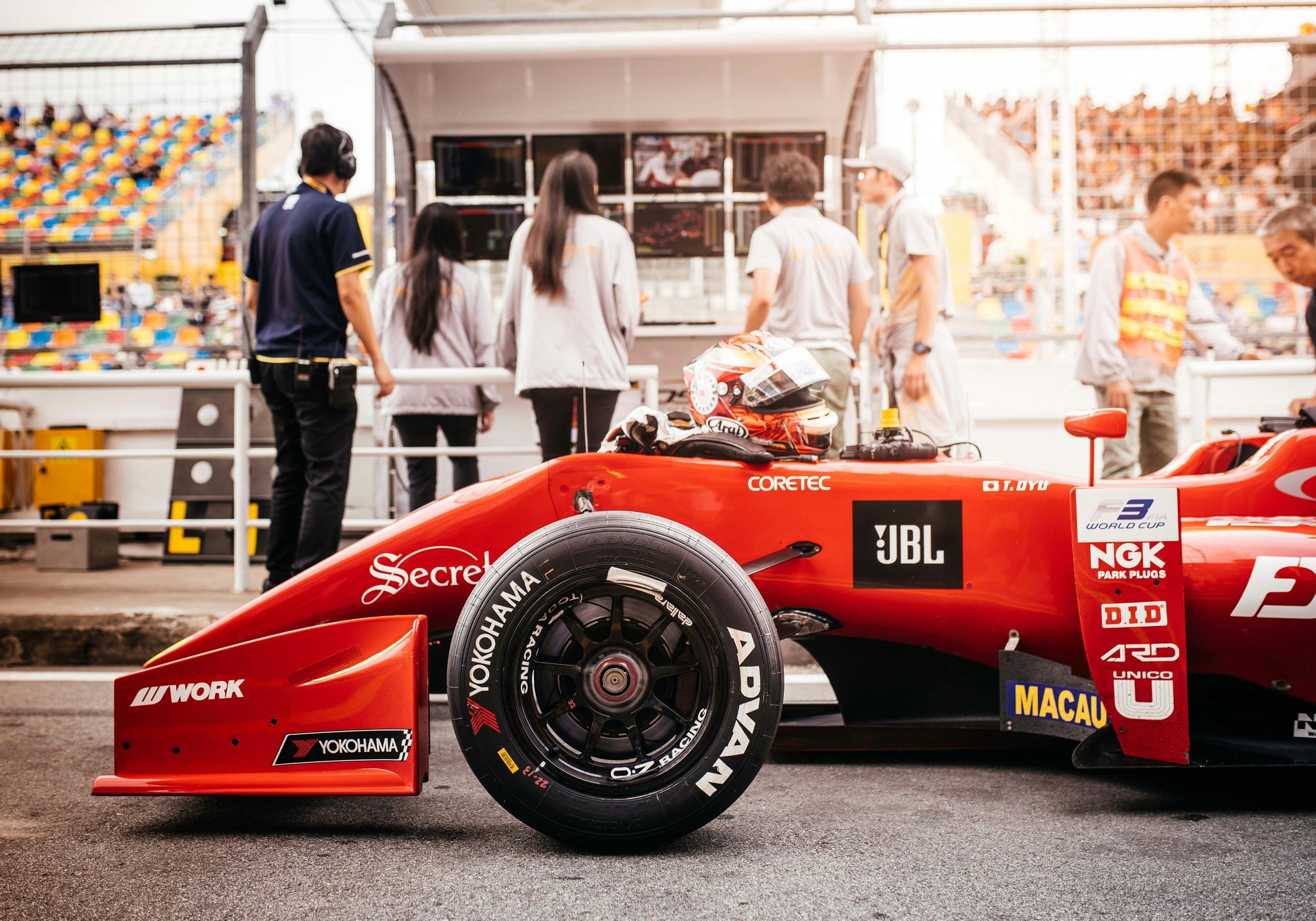 Silence Before Speed - Tablou Canvas F1 - WallMood